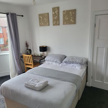 Petals Rm Hotell Leeds  Exteriör bild