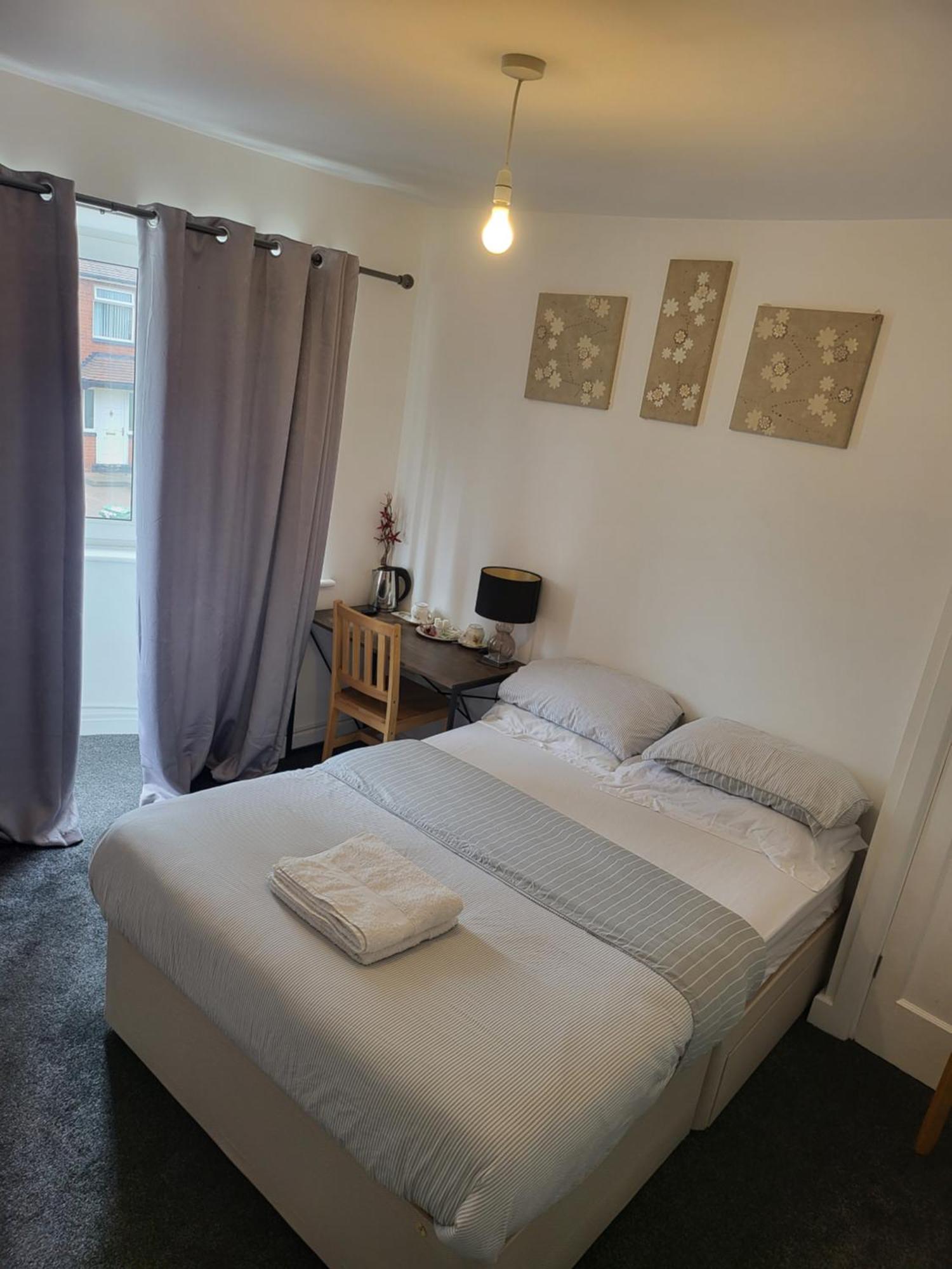 Petals Rm Hotell Leeds  Exteriör bild